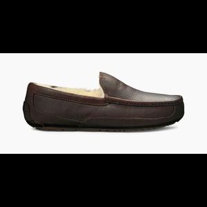 Ugg Men’s Ascot Leather Slipper